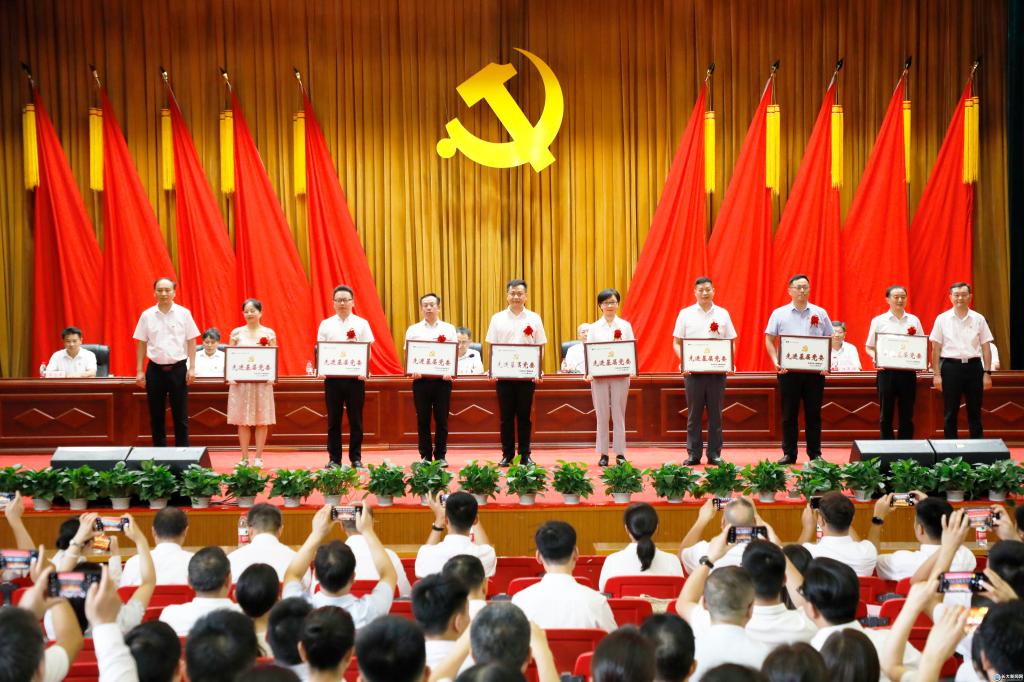说明: //news.xingcaibet.com/__local/4/9D/E7/00EA820CABEB7E953FF562D3225_34F62317_202C3.jpg
